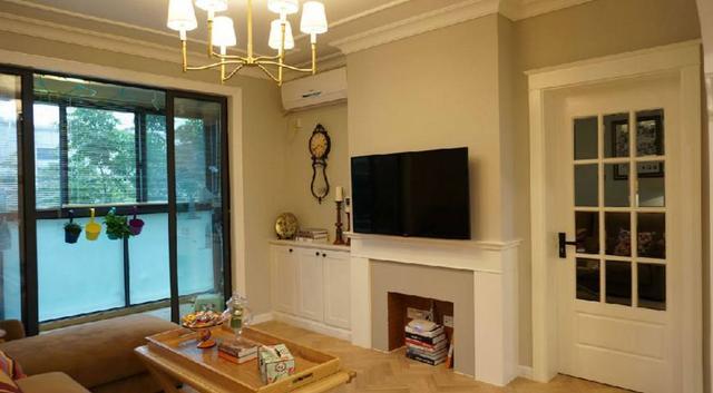 98平新房簡美風(fēng)格裝修完成，尤其是電視墻造型，做成了一個(gè)假壁爐，超美！