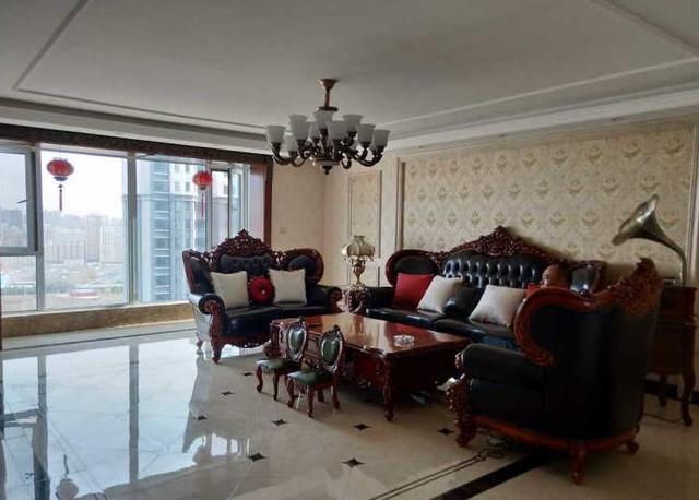 240平大房子裝修完成，裝修總共花了98萬，一房四間臥室四種裝修風(fēng)格，效果是很滿意的！