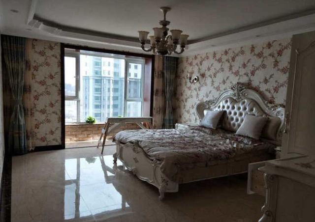 240平大房子裝修完成，裝修總共花了98萬，一房四間臥室四種裝修風(fēng)格，效果是很滿意的！