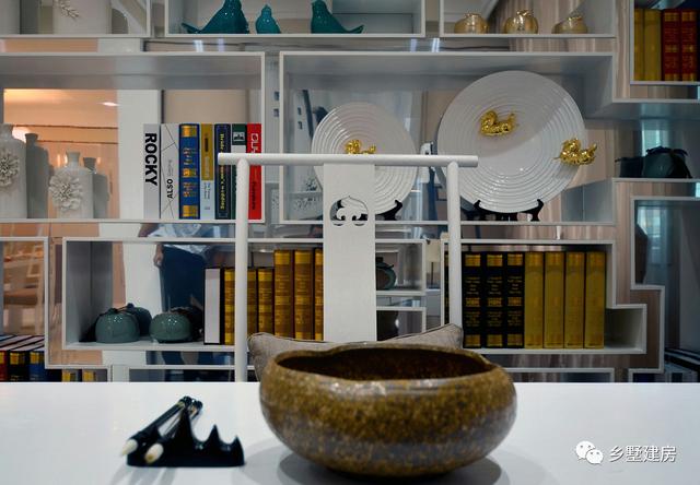 9x12米二層半農(nóng)村別墅設計圖，帶車庫，外觀造型簡約、大氣。