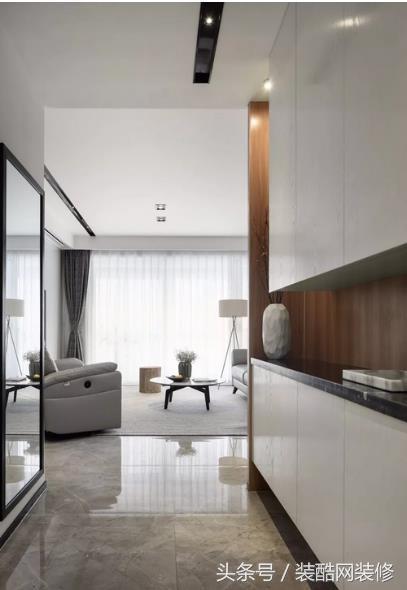 156平大戶型現(xiàn)代簡約風(fēng)裝修，個性時尚，簡約又實(shí)用，黑白灰加上原木打造出高品質(zhì)的生活空間。