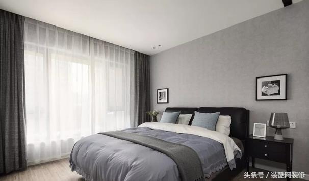 156平大戶型現(xiàn)代簡約風(fēng)裝修，個性時尚，簡約又實(shí)用，黑白灰加上原木打造出高品質(zhì)的生活空間。