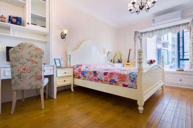 100平的新房老婆花19萬裝修，特別喜歡餐廳的卡座，美觀實用