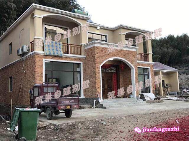 11.8x10.8米農(nóng)村二層別墅設(shè)計圖，設(shè)有半封閉雙陽臺，非常實(shí)用