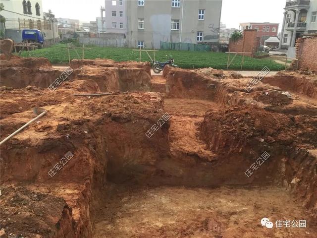 在國(guó)外定居不如回家蓋別墅，自建房您的理想首選