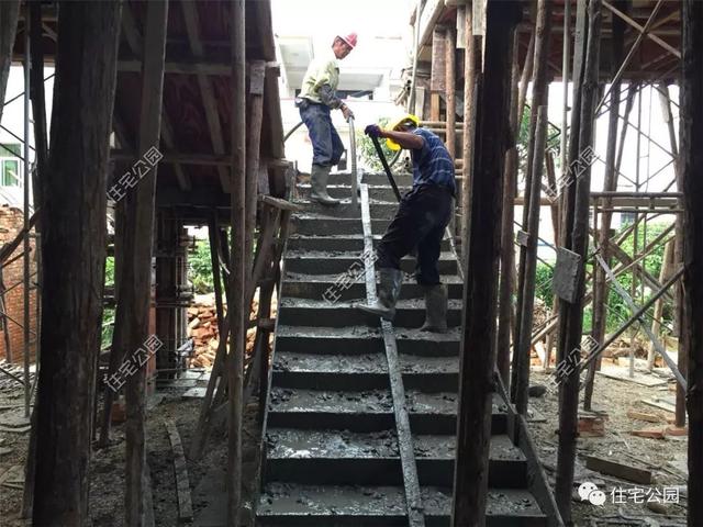 在國(guó)外定居不如回家蓋別墅，自建房您的理想首選