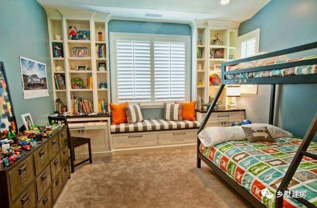 三層別墅設(shè)計(jì)圖，坡屋頂和平屋頂?shù)慕Y(jié)合，這樣的屋頂跟豐收季更配哦