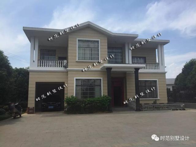 兩層歐式別墅設(shè)計(jì)圖，帶車庫(kù)，環(huán)境清幽，采光好。