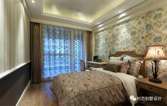 兩層歐式別墅設(shè)計(jì)圖，帶車庫(kù)，環(huán)境清幽，采光好。