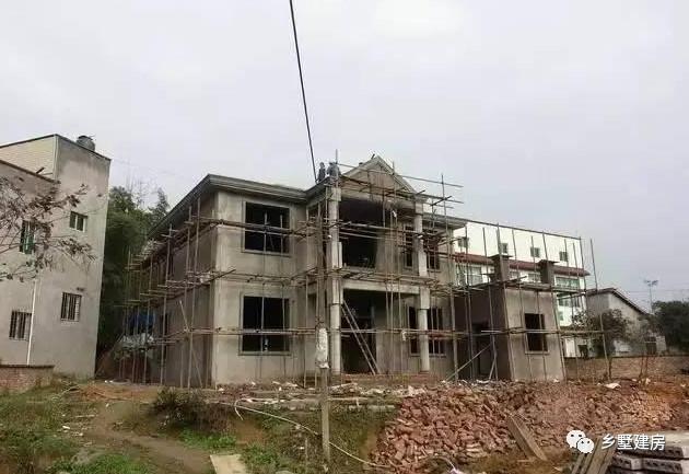 農(nóng)村發(fā)展快，建農(nóng)村別墅已然成為潮流，推薦這款別墅設(shè)計(jì)圖給你