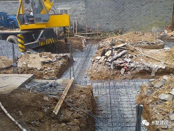 三層帶車庫別墅設計圖，外觀大氣，內(nèi)部設計合理，真是優(yōu)秀