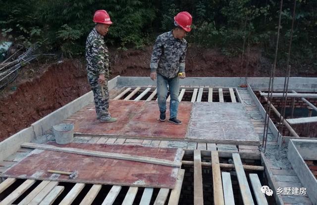 三層帶車庫別墅設計圖，外觀大氣，內(nèi)部設計合理，真是優(yōu)秀