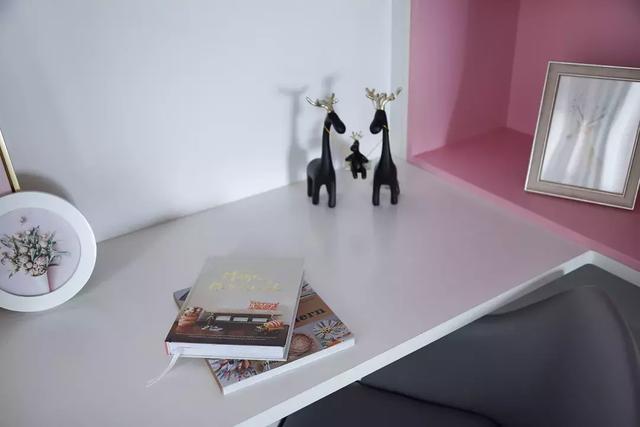 117平現(xiàn)代簡約風(fēng)格裝修案例，簡單大方，尤其是臥室粉色調(diào)的裝修，看著就美醉了！