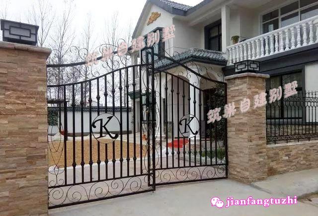 實(shí)拍14x11米二層農(nóng)村自建房，戶(hù)型簡(jiǎn)潔實(shí)用，室內(nèi)布局合理緊湊，非常適合農(nóng)村建房。