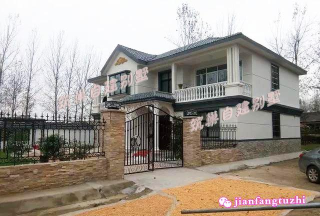 實(shí)拍14x11米二層農(nóng)村自建房，戶(hù)型簡(jiǎn)潔實(shí)用，室內(nèi)布局合理緊湊，非常適合農(nóng)村建房。