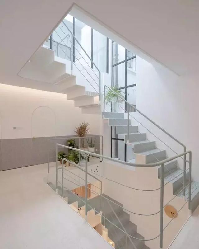 簡(jiǎn)約現(xiàn)代別墅設(shè)計(jì)圖——小戶型設(shè)計(jì)舒適實(shí)用