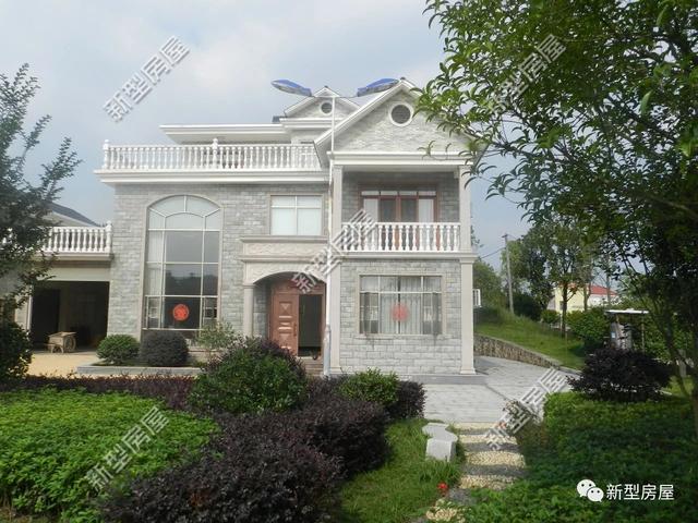 3套帶車庫露臺(tái)的別墅設(shè)計(jì)圖，實(shí)拍圖太美第2套30W就能建