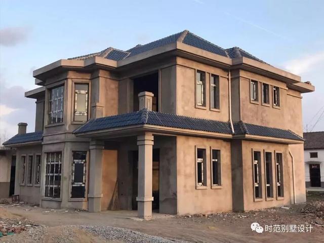 兩層歐式小戶型別墅設(shè)計(jì)圖，挑高客廳+衣帽間，高端上檔次。