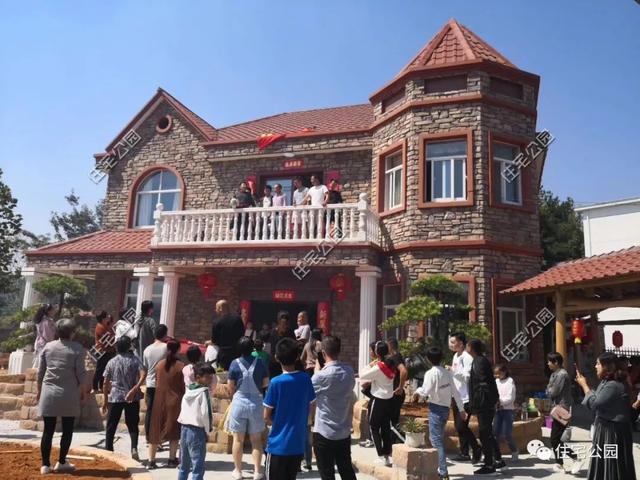 200萬的別墅設(shè)計(jì)圖，房美人夸，最贊的還是后花園。