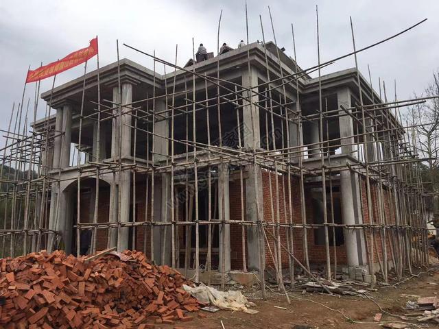 分享一棟雙拼別墅設(shè)計(jì)圖，村里的地標(biāo)建筑。