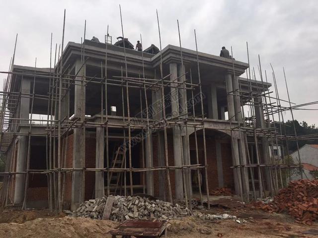 分享一棟雙拼別墅設(shè)計(jì)圖，村里的地標(biāo)建筑。