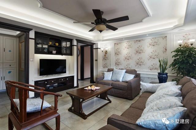 農(nóng)村別墅設(shè)計(jì)圖，外形大氣，顏色搭配又優(yōu)雅，實(shí)在太奪人眼球了