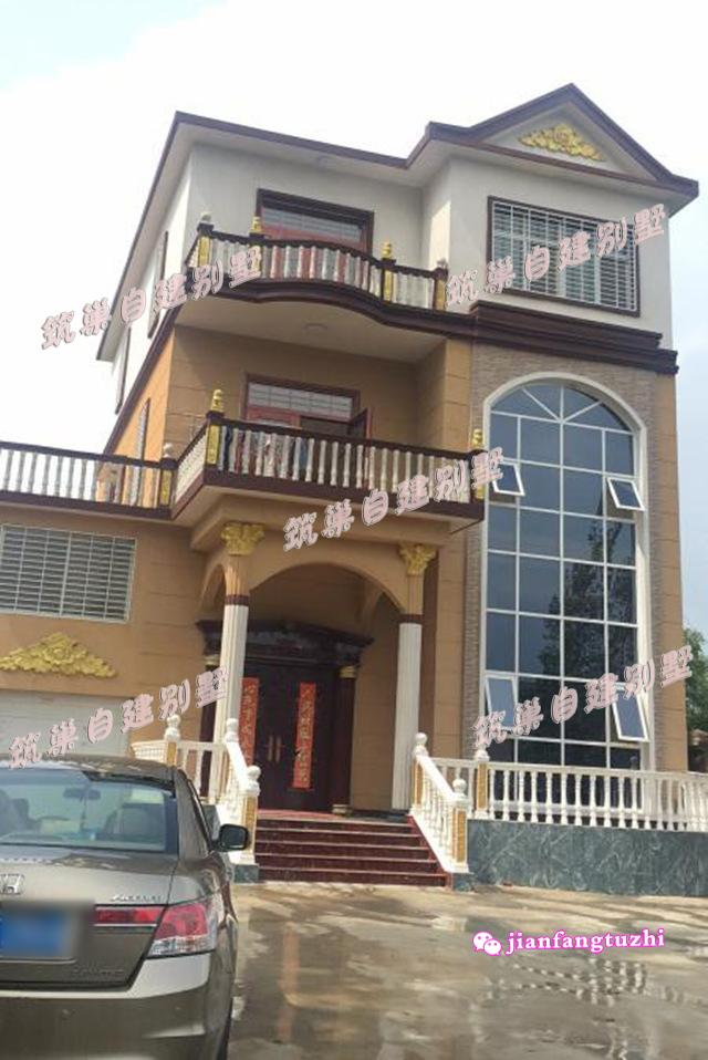 三層別墅設(shè)計圖建成效果對比，挑選適合的圖紙是房屋完美建造的基礎(chǔ)