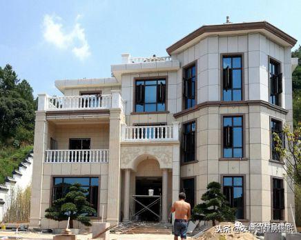 占地200平的三層豪華別墅設(shè)計(jì)圖，外觀漂亮大方，室內(nèi)布局功能合理，造價(jià)經(jīng)濟(jì)，絕對(duì)是你的菜！