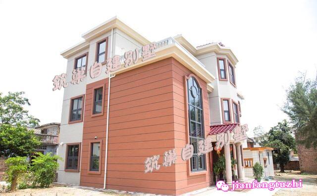 占地140平的農(nóng)村三層自建房，帶挑空客廳和旋轉(zhuǎn)樓梯，格局現(xiàn)代大氣，施工效果圖全套設(shè)計圖分享，請大家一同來欣賞！