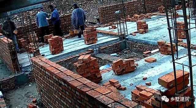 兩款二層農(nóng)村自建房，一款現(xiàn)代簡約風(fēng)，一款田園風(fēng)，50萬就能蓋出100萬的效果，人人都眼紅！