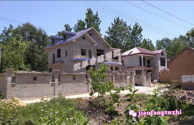 13x13米二層鄉(xiāng)村別墅自建房，帶獨(dú)立小車庫(kù)+地下室，實(shí)用美觀，帶有內(nèi)部裝修實(shí)拍圖。