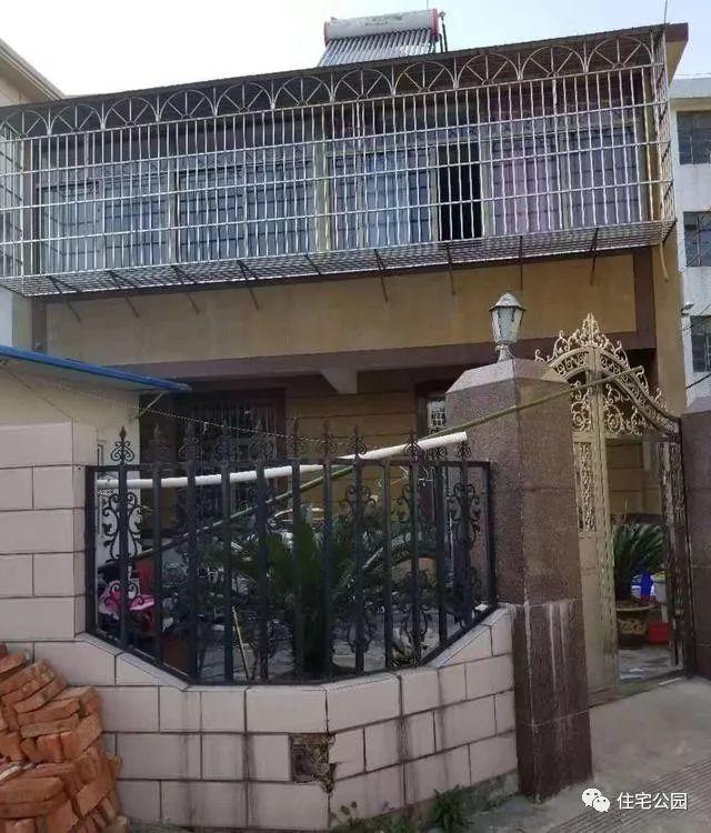 農(nóng)村三層經(jīng)典簡歐別墅設(shè)計圖，簡單大氣，新建起來的房子就是不一般，處處都透露著高級感。