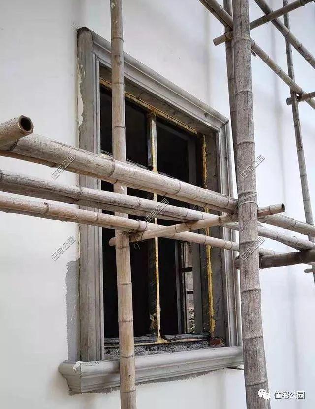 農(nóng)村三層經(jīng)典簡歐別墅設(shè)計圖，簡單大氣，新建起來的房子就是不一般，處處都透露著高級感。