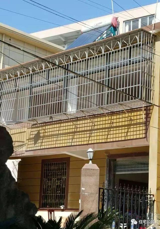 農(nóng)村三層經(jīng)典簡歐別墅設(shè)計圖，簡單大氣，新建起來的房子就是不一般，處處都透露著高級感。