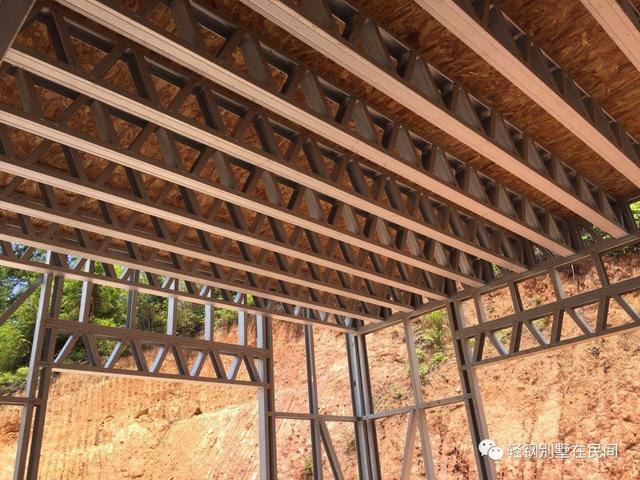 實(shí)拍一個(gè)月完工輕鋼別墅，建好后外觀好看