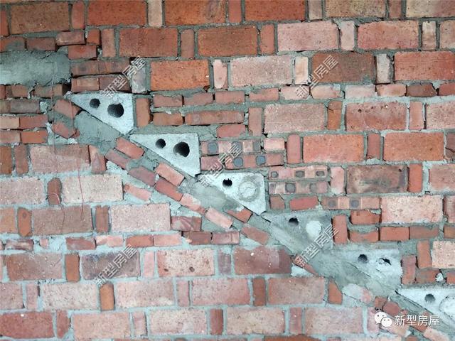 湖南農(nóng)村小伙為了省錢竟然把房子蓋成這樣？新房變危房，看著都揪心