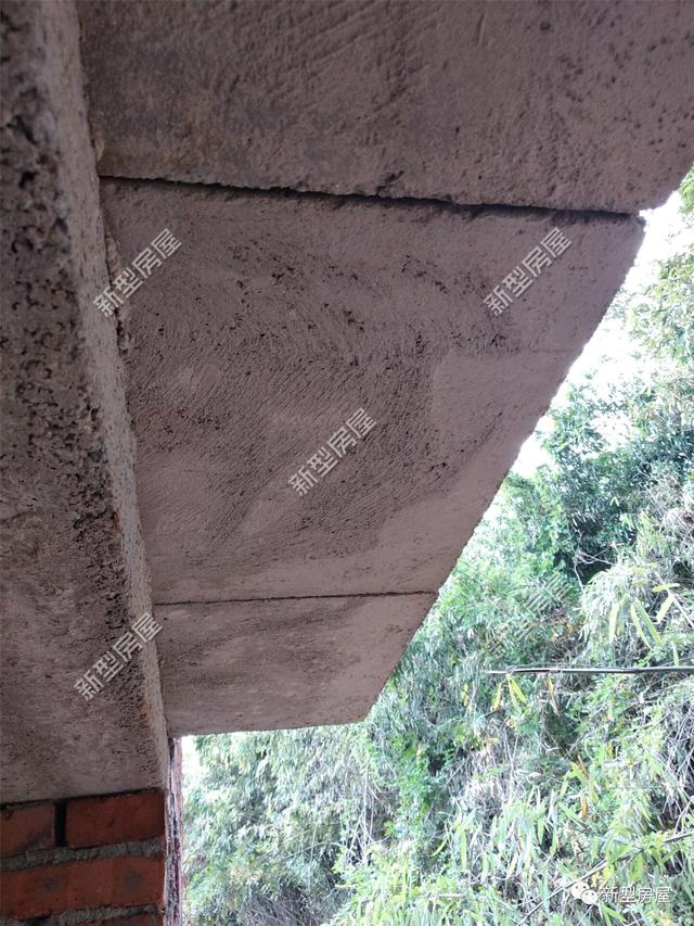 湖南農(nóng)村小伙為了省錢竟然把房子蓋成這樣？新房變危房，看著都揪心