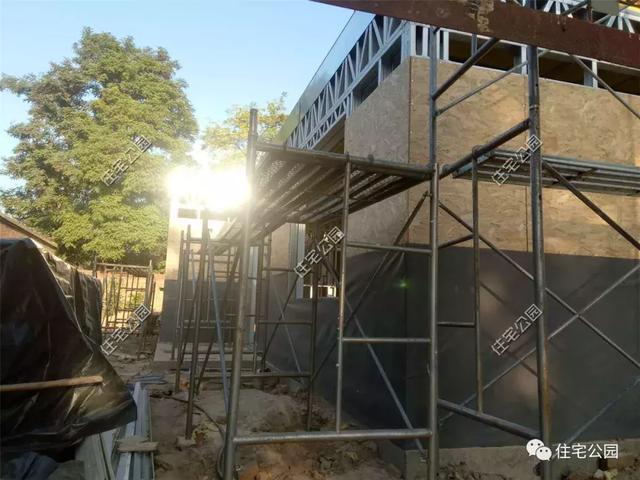 農(nóng)村輕鋼住宅造價(jià)多少？這棟240平的房子只花了33萬，房主任先生很滿意