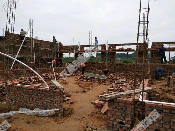 為提升生活質量，四川農村自建一層平頂別墅，包工240一平劃算嗎？