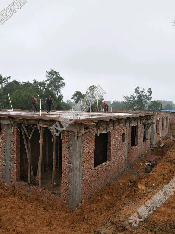 為提升生活質量，四川農村自建一層平頂別墅，包工240一平劃算嗎？