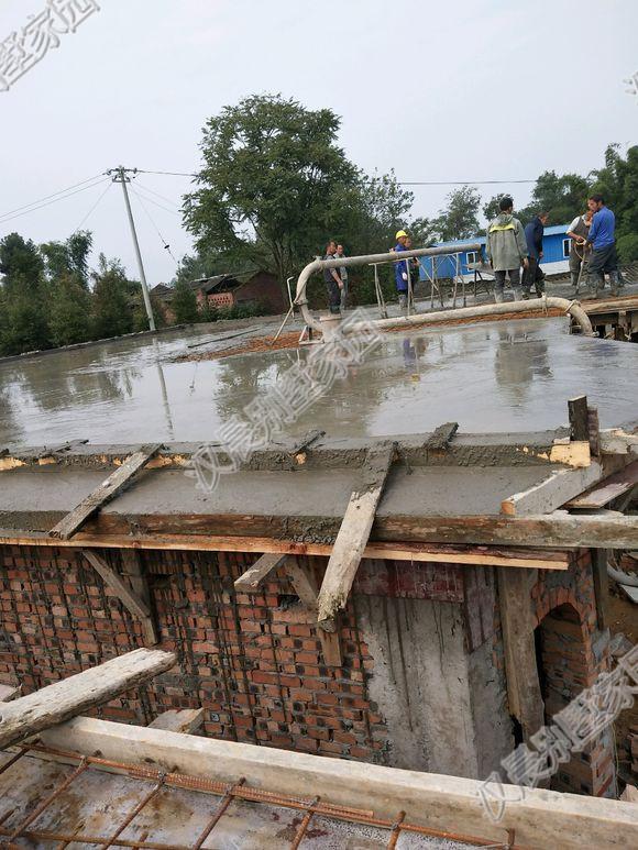 為提升生活質量，四川農村自建一層平頂別墅，包工240一平劃算嗎？