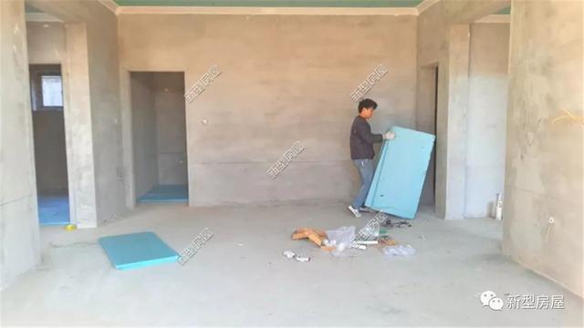 農(nóng)村小伙花2萬給別墅裝地暖，用30年都沒問題，省錢又舒適