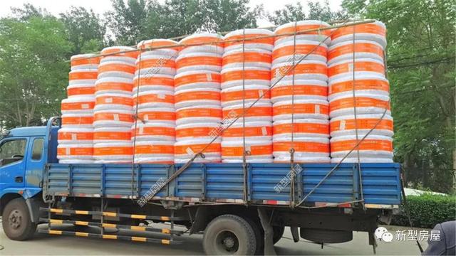 農(nóng)村小伙花2萬給別墅裝地暖，用30年都沒問題，省錢又舒適