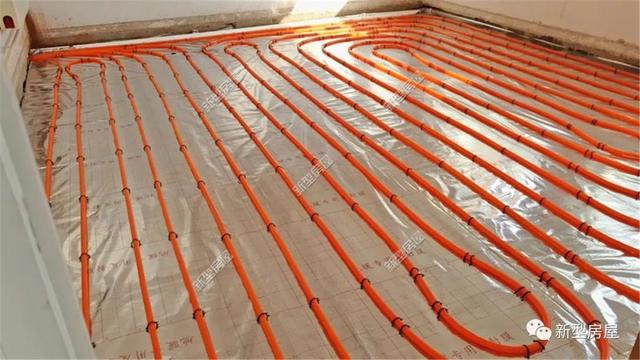 農(nóng)村小伙花2萬給別墅裝地暖，用30年都沒問題，省錢又舒適