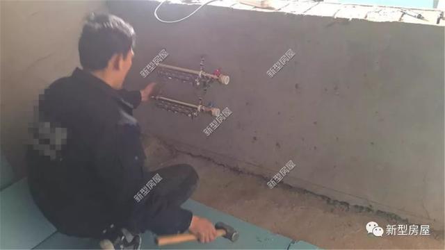 農(nóng)村小伙花2萬給別墅裝地暖，用30年都沒問題，省錢又舒適