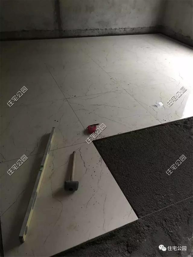 他回湖南老家給父母蓋養(yǎng)老房，70歲老母全程監(jiān)工，只花28萬就蓋成3層洋樓