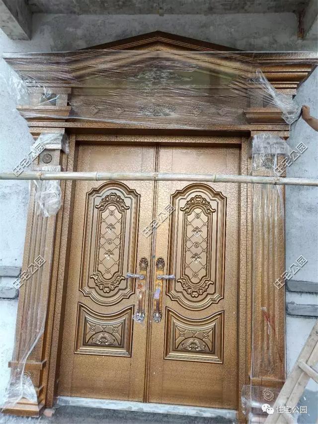 他回湖南老家給父母蓋養(yǎng)老房，70歲老母全程監(jiān)工，只花28萬就蓋成3層洋樓