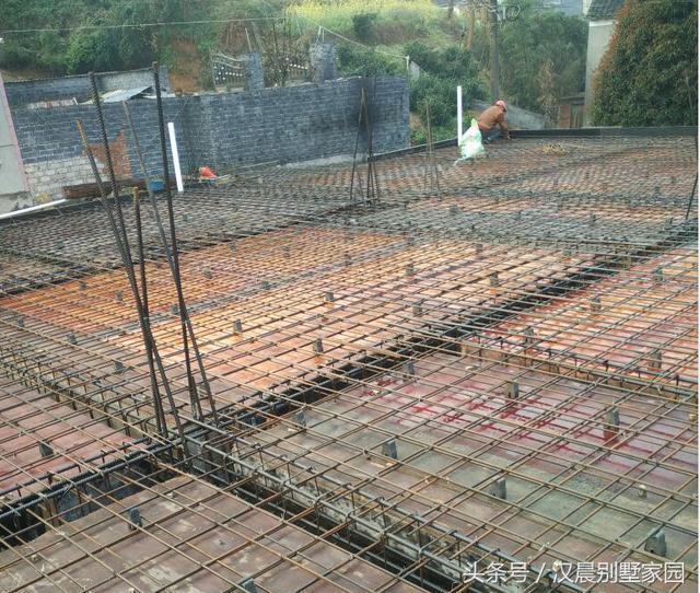 有錢就是好，泰州汪總蓋的帶地下車庫現(xiàn)代別墅，鄰居看了都坐不??！