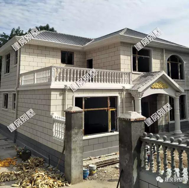 我家的小別墅只花了23萬就建好了，簡約精致，全村僅此一棟