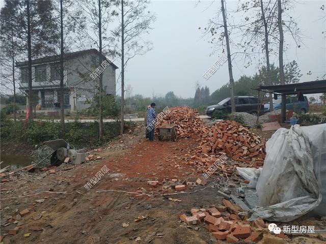 建房材料價(jià)格猛漲，4個(gè)月之內(nèi)水泥從375漲到520，農(nóng)村蓋房成了無底洞